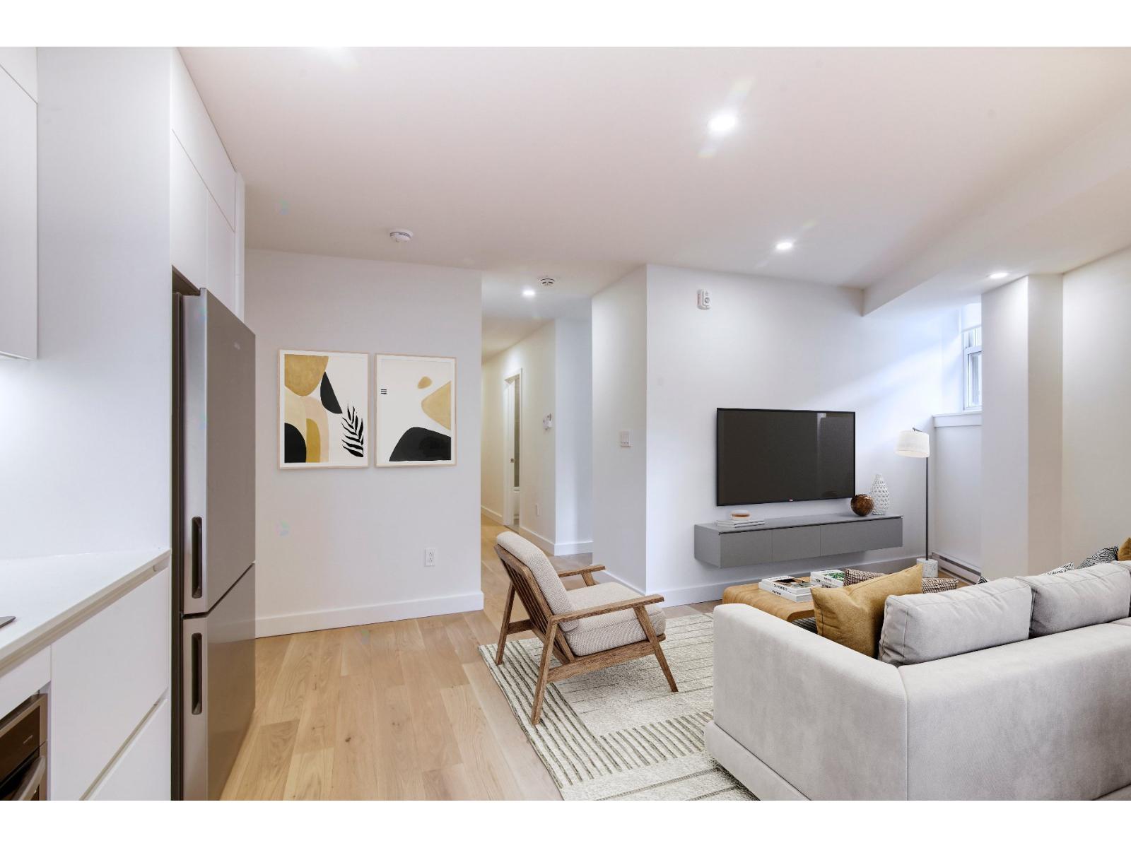 10 Av. Rosemount