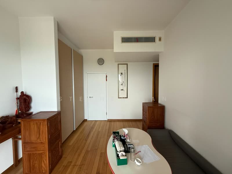 18 Marina Boulevard photo 3