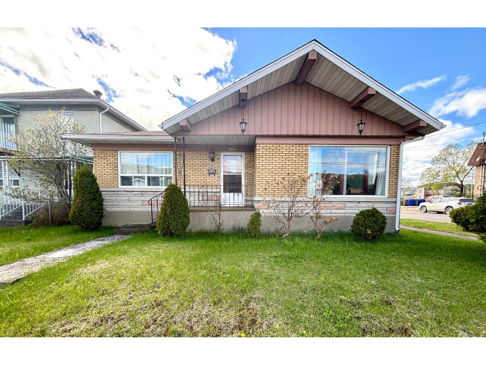 655 Rue Roy