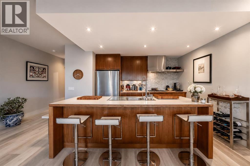 201, 2124 17 Street SW