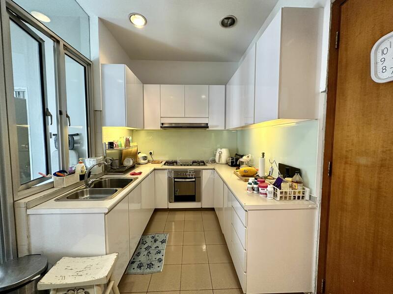 Immaculate 3 Sty Watten Estate Road photo 4