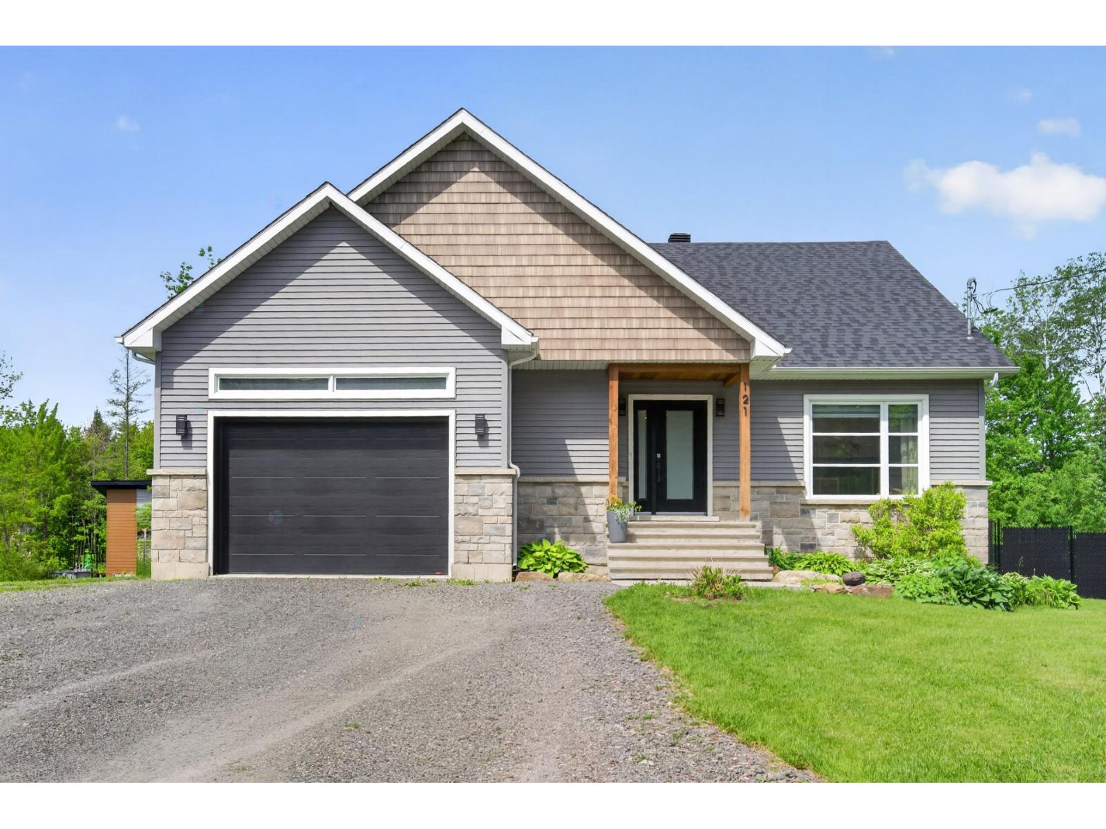 121 Rue Dion