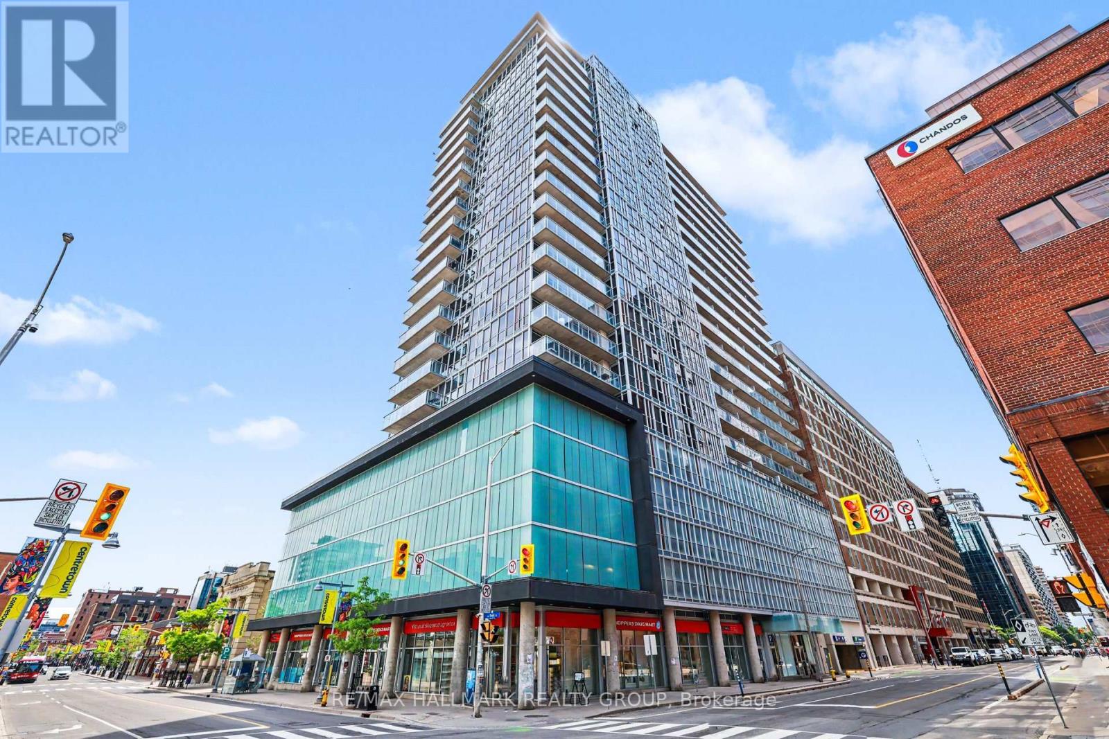 1103 - 324 LAURIER AVENUE