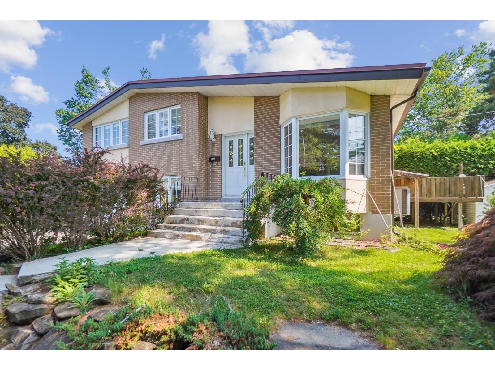 4321 Rue Néo