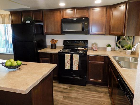 580 West Fargo Ave, Hanford, CA, 93230