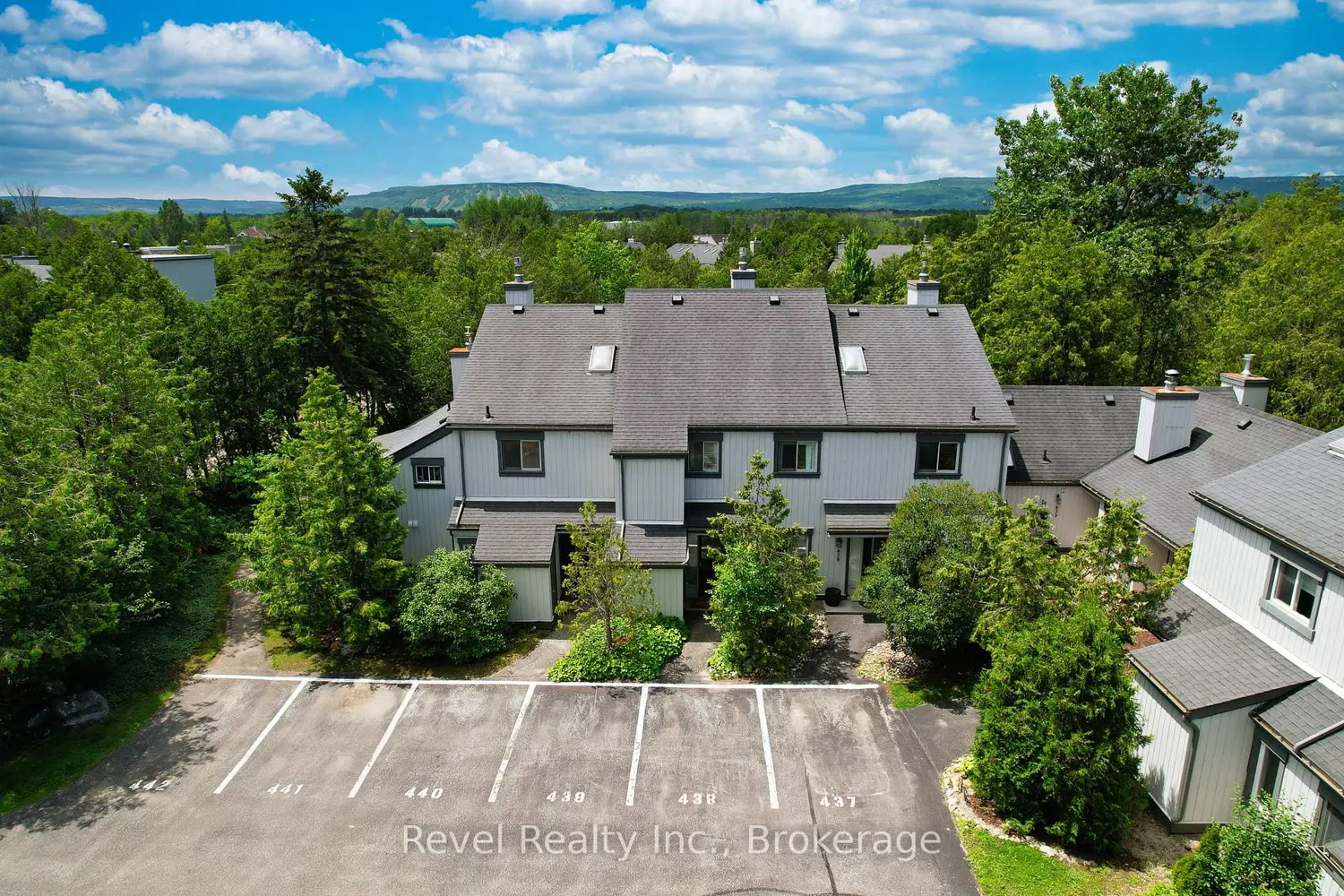 440 Oxbow Crescent