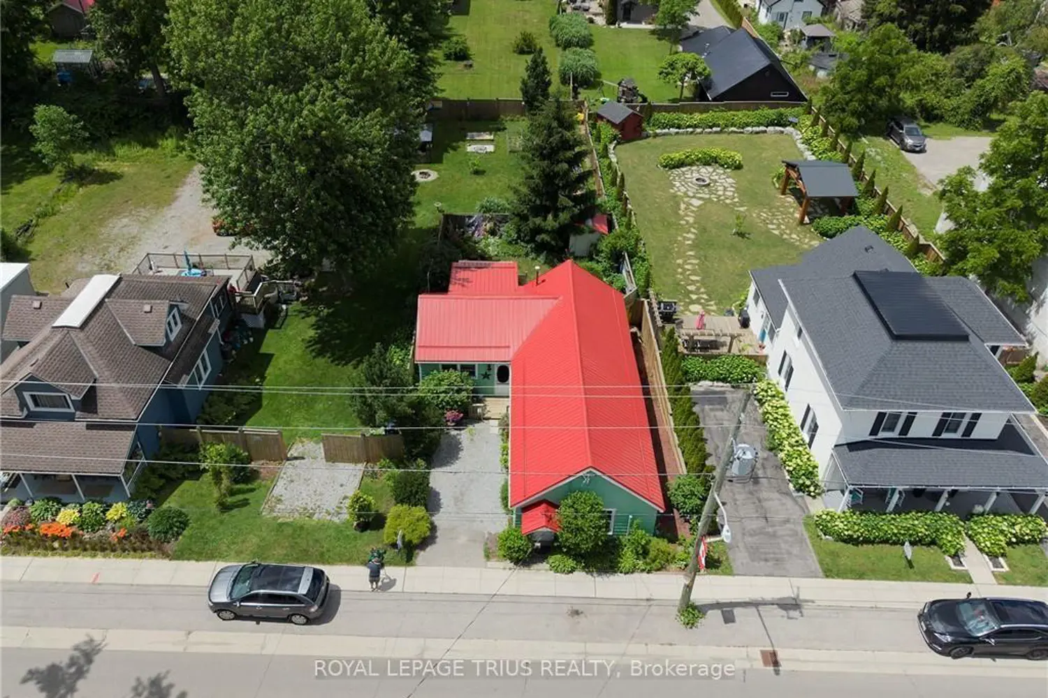 1045 Bay Street photo 2