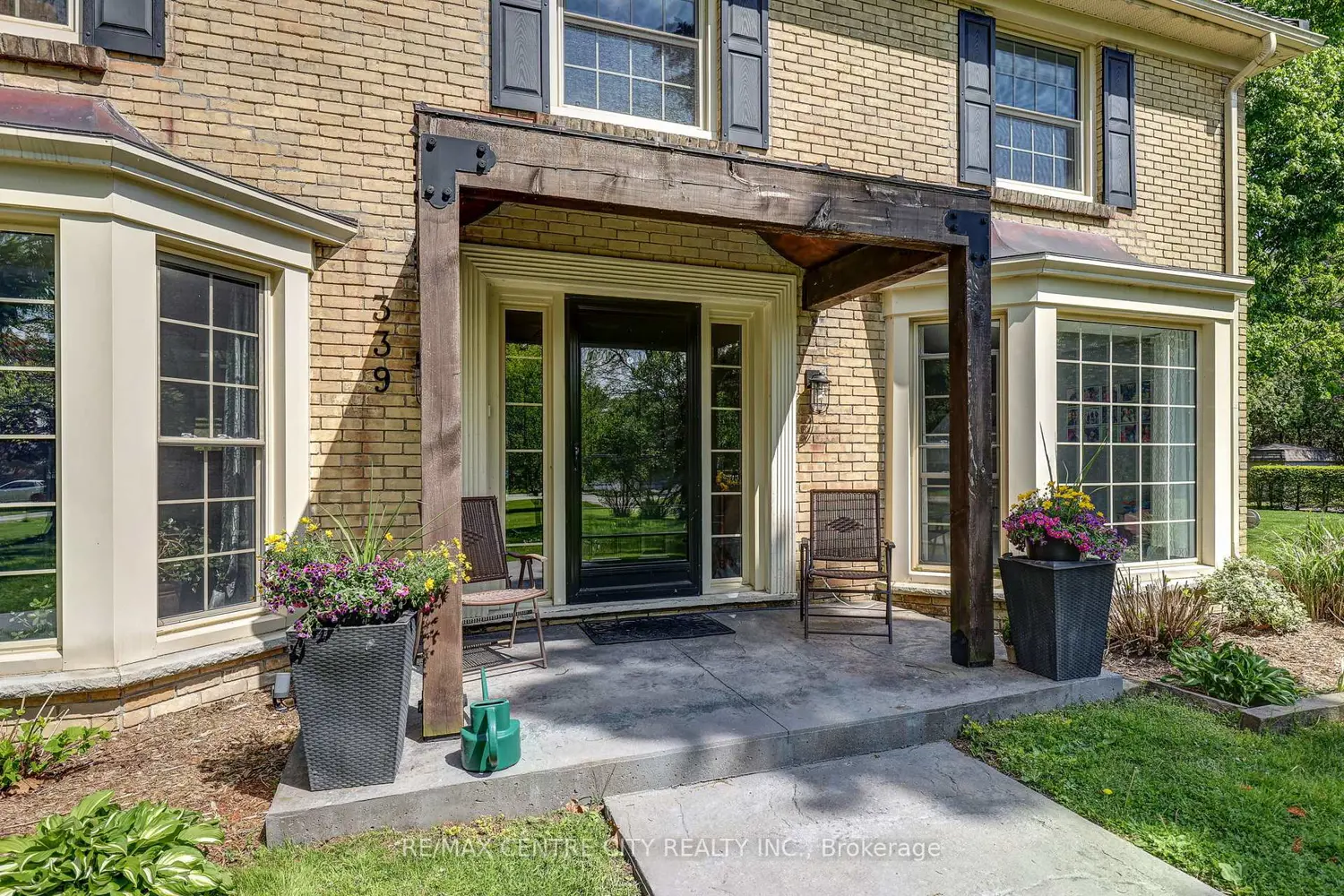 339 Sunset Drive photo 3