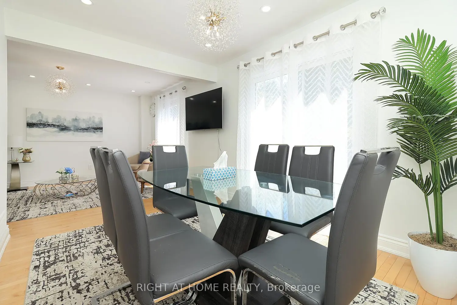 284 Belfast Court photo 5