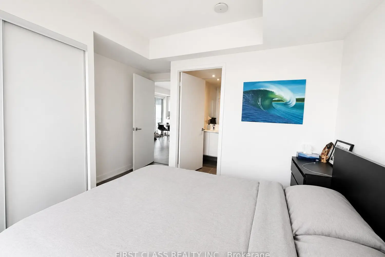 99 Broadway Avenue 2803 photo 4