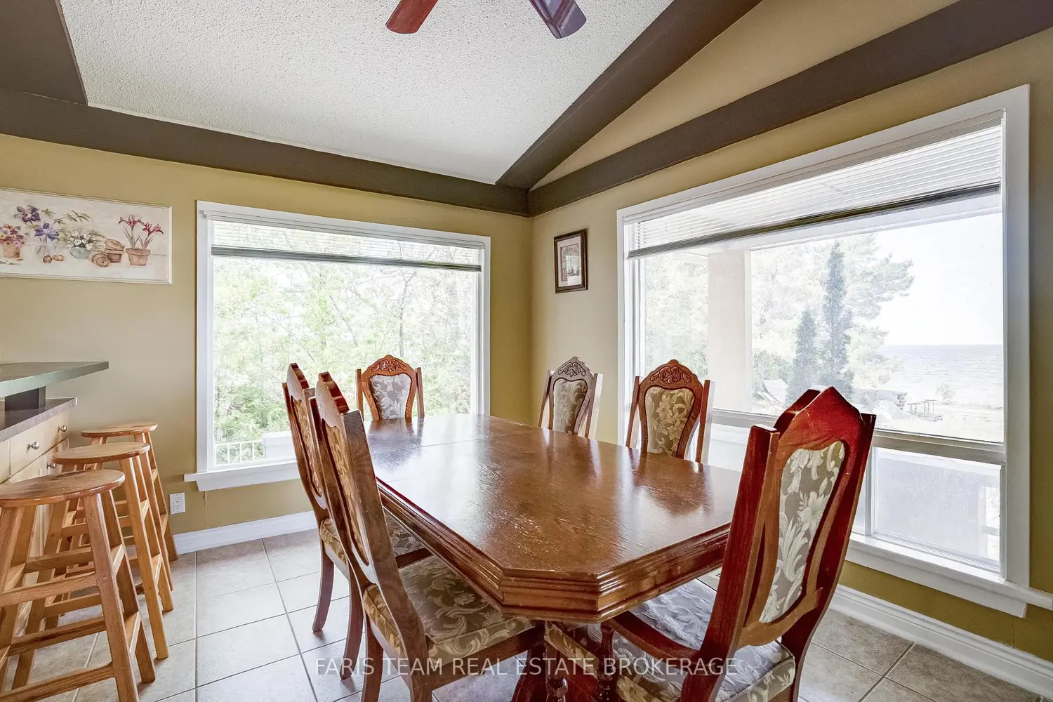 1787 Champlain Road photo 5