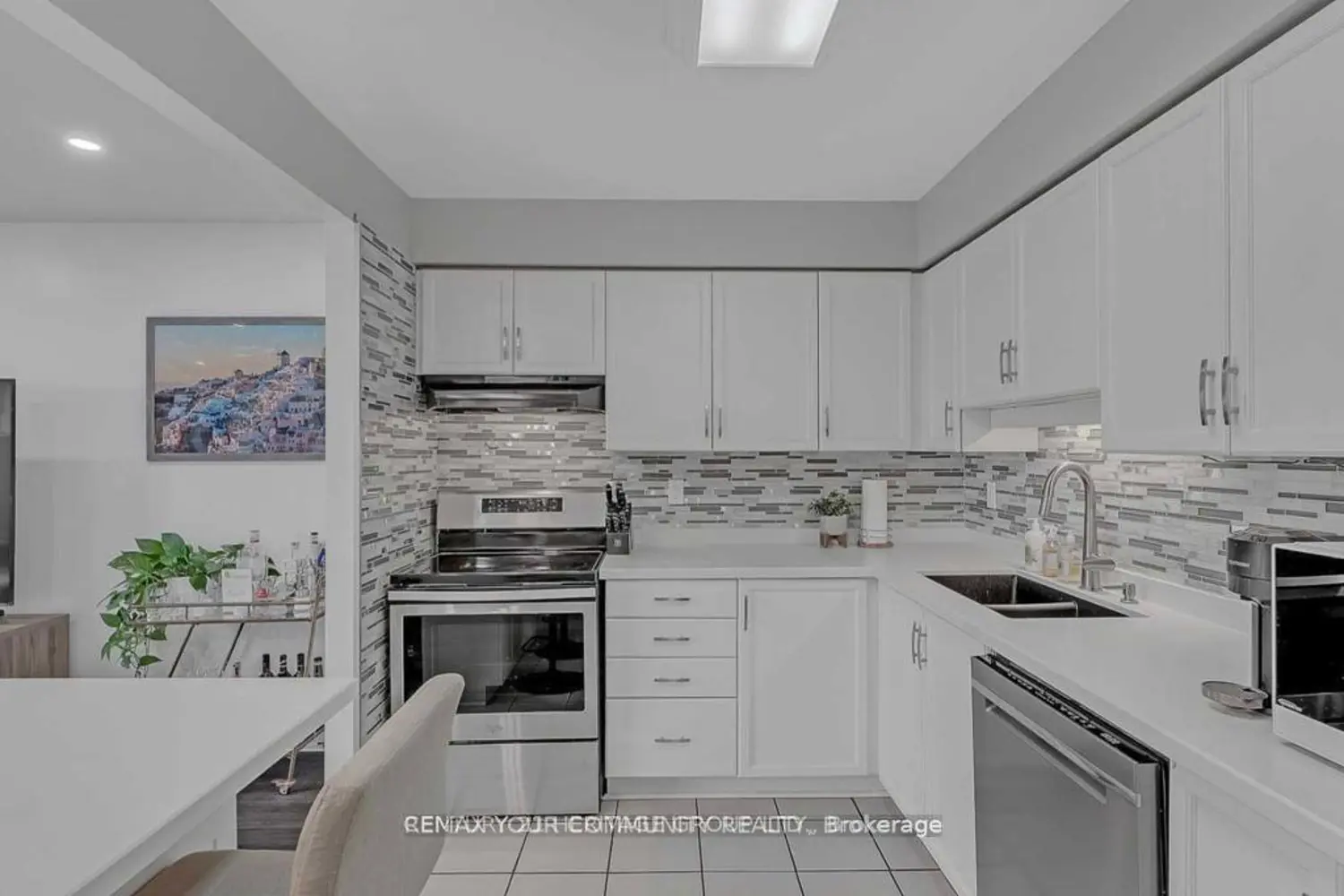 309 Major Mackenzie Drive 1014 photo 5