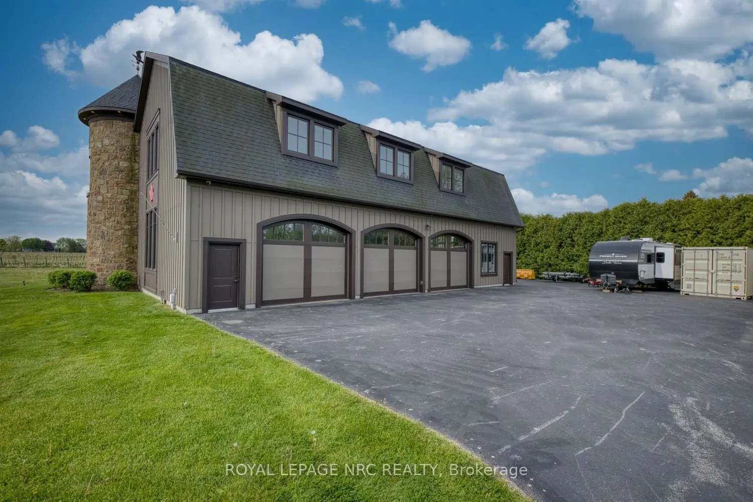 1234 Lakeshore Road photo 5