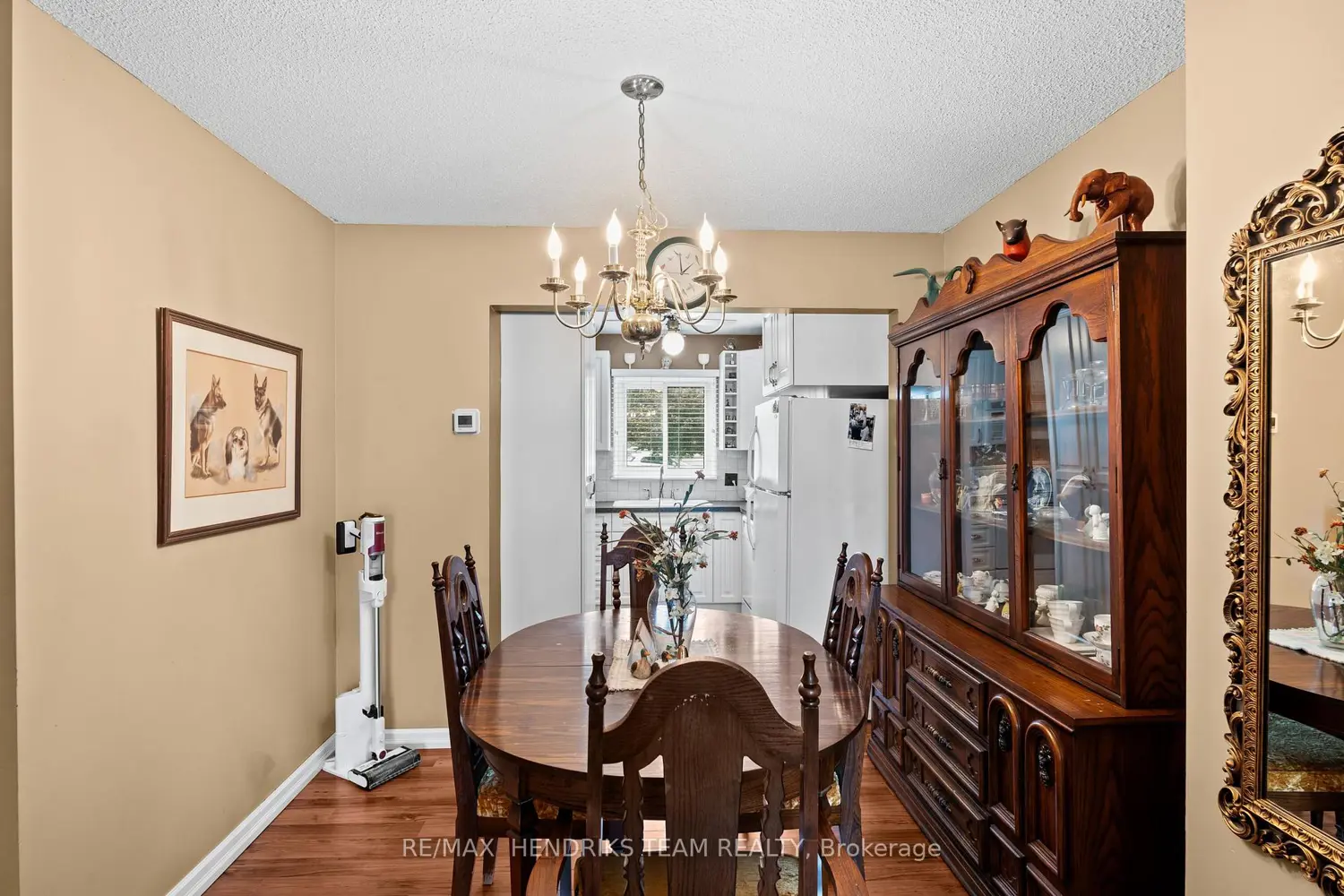 64 Forster Street 20 photo 4