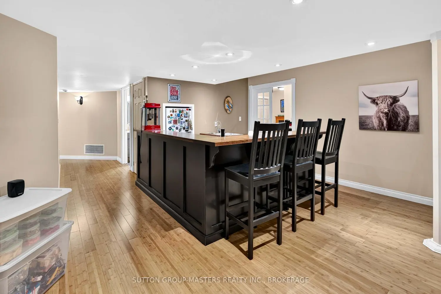 710 Maple Road photo 2
