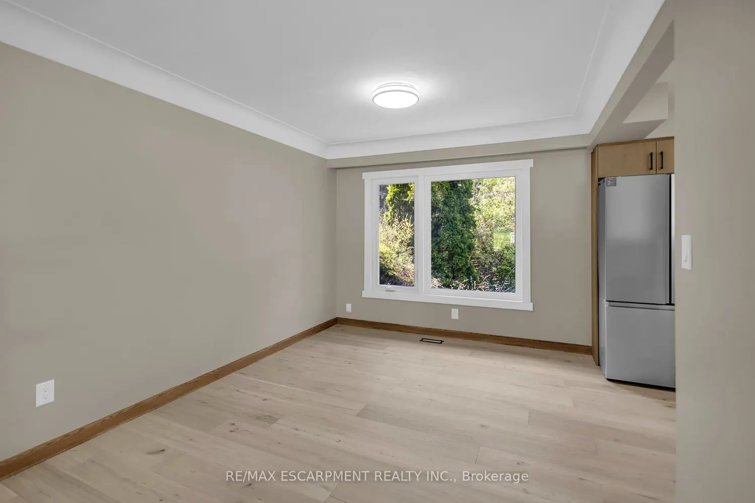 626 Iroquois Avenue photo 3