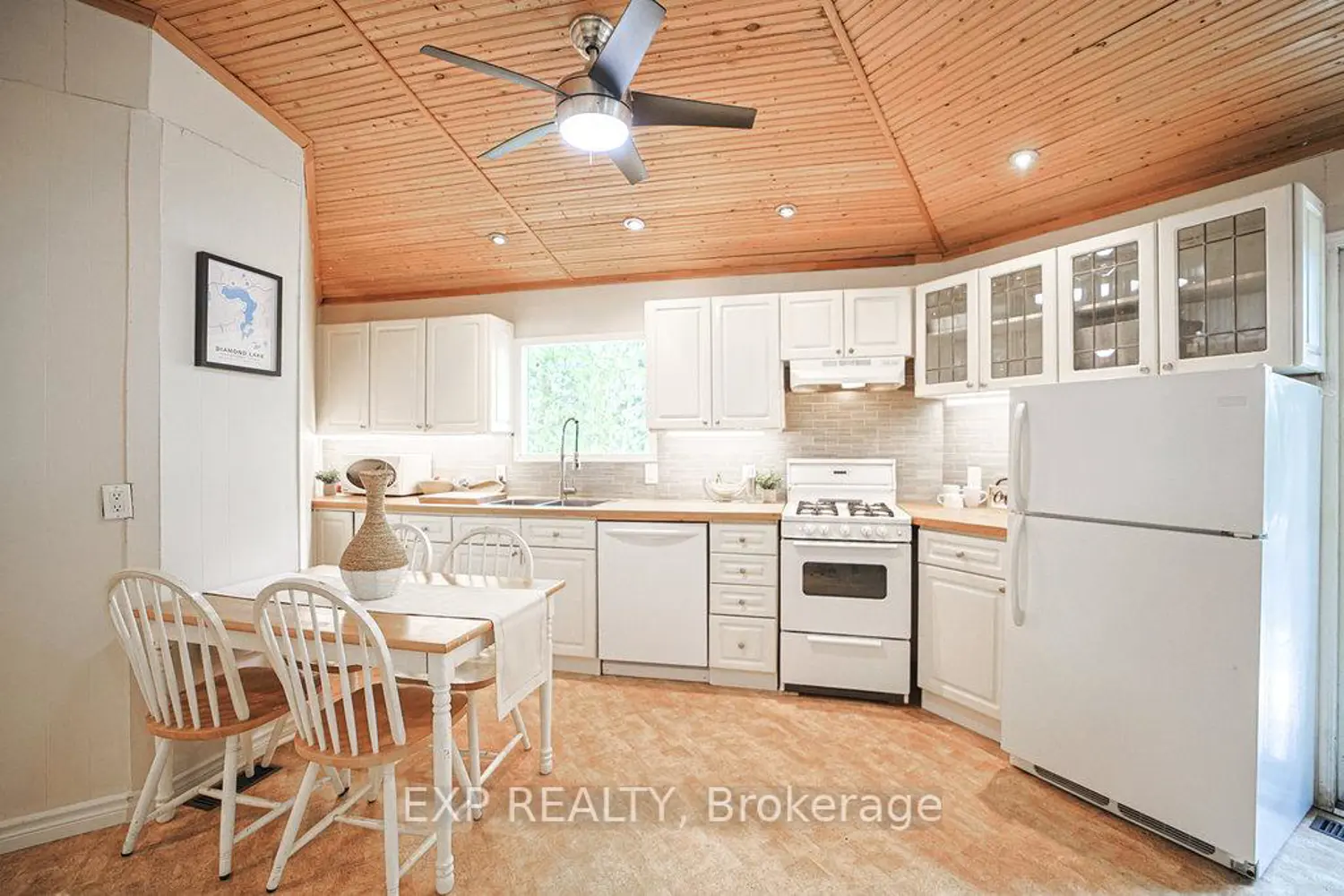 565 West Diamond Lake Road photo 3