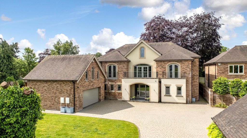 6 bed detached house for saleLondon Road, Shrewsbury, Shropshire SY2