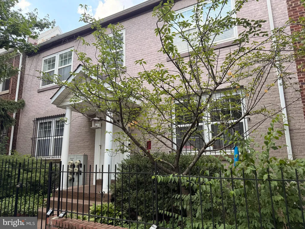 1840 D Street NE Unit 4, Washington, DC 20002 photo 2