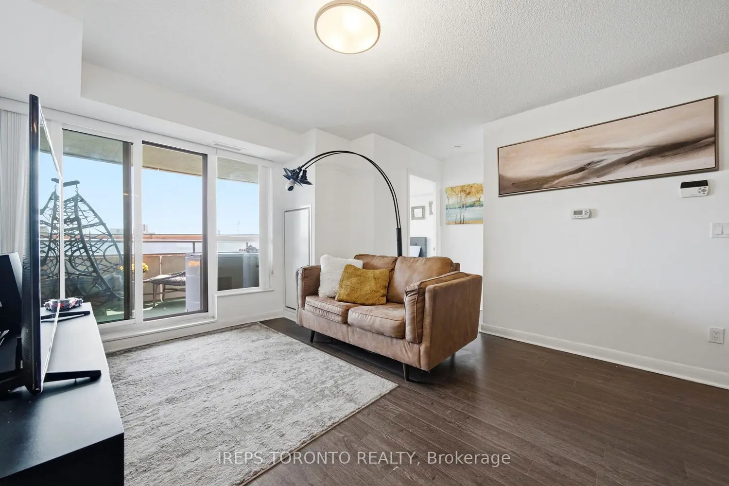 75 Norman Bethune Avenue 209 photo 5