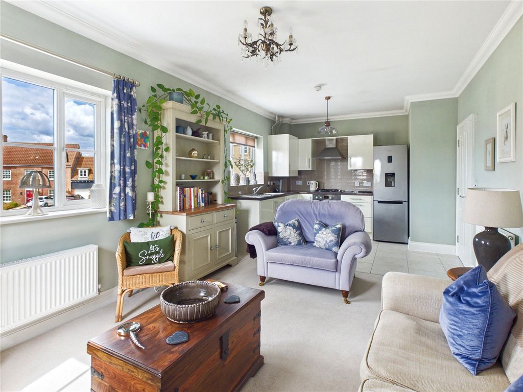 1 bed flat for saleWarren Avenue, Saxmundham, Suffolk IP17