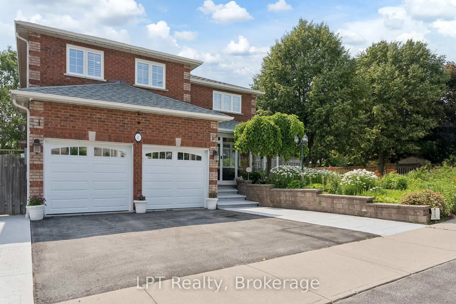 1 Mayfield Crescent