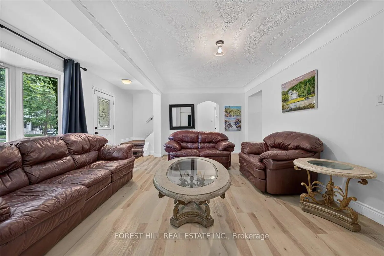 840 Maitland Street photo 2