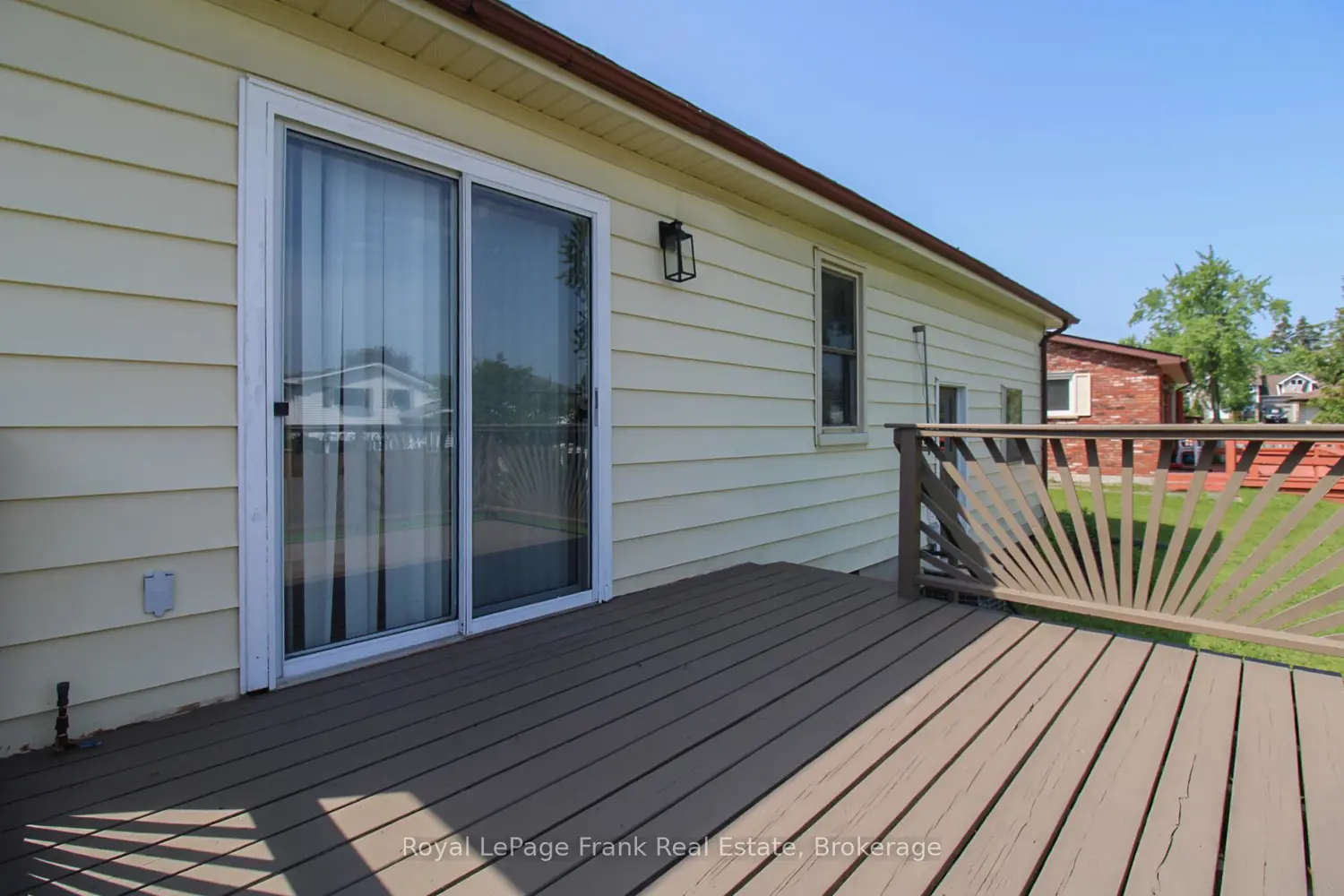 938 Parkhill Road photo 3