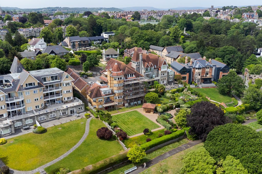 4 bed flat for saleGlynne Tower, Bridgeman Road, Penarth CF64