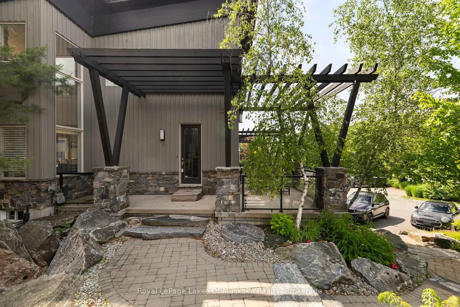76 Carrick Trail
