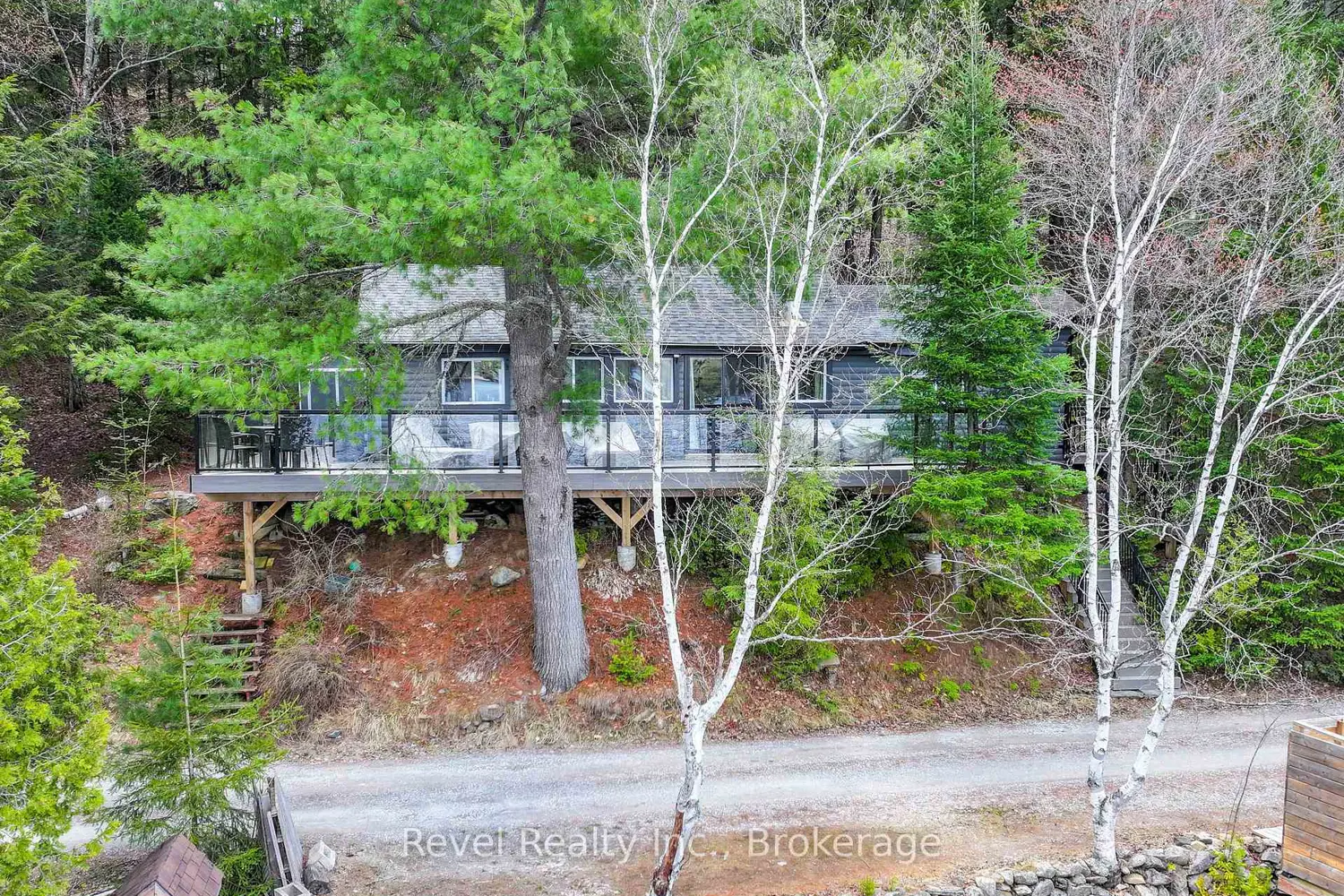 1129 Lakeshore Road photo 2