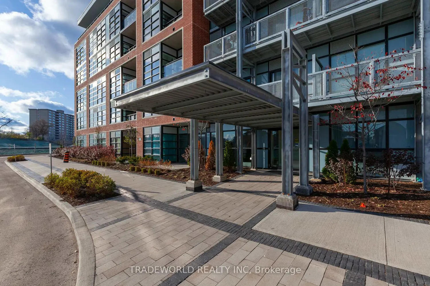 15 Prince Albert Boulevard 619