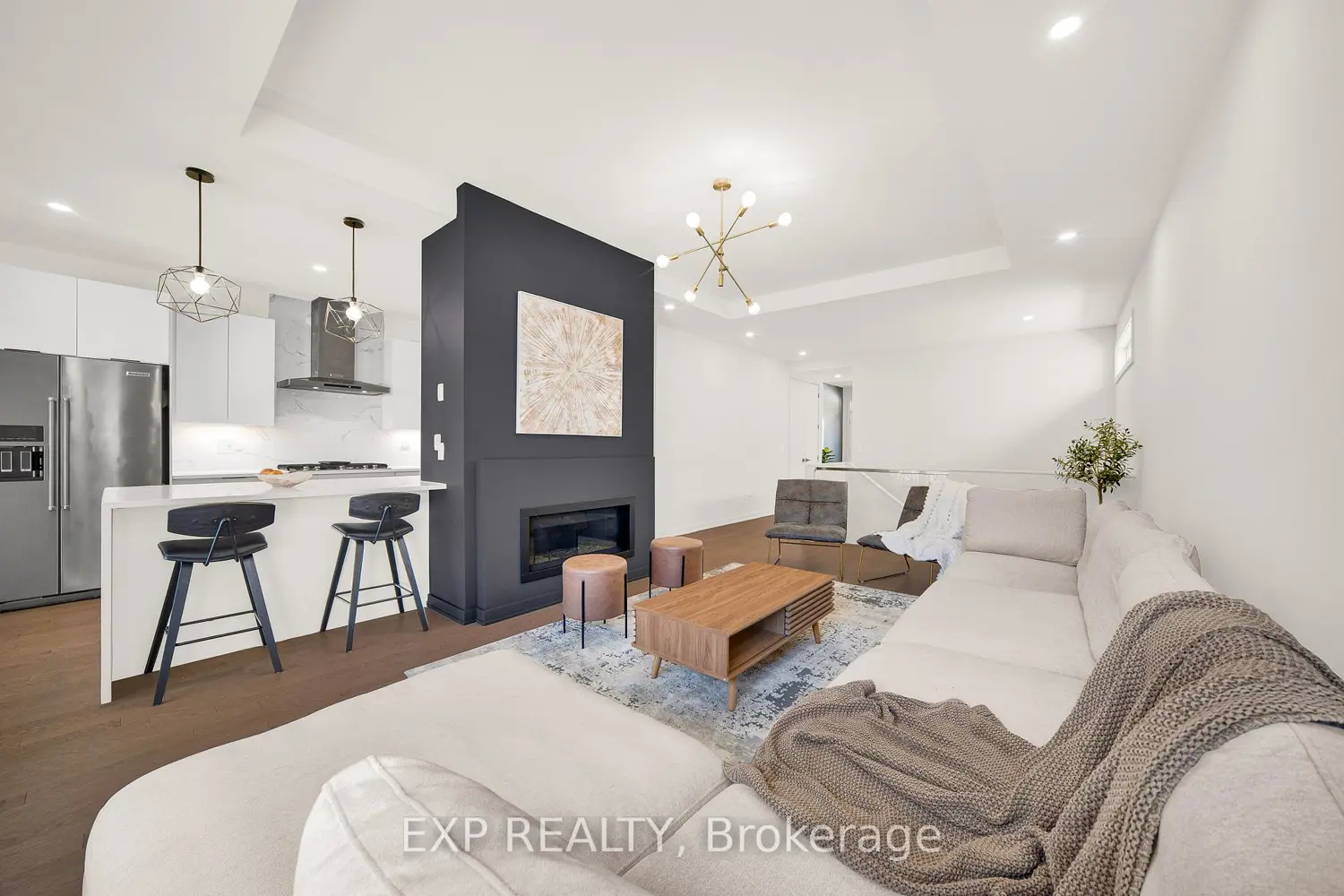 708 Wooler Place photo 4