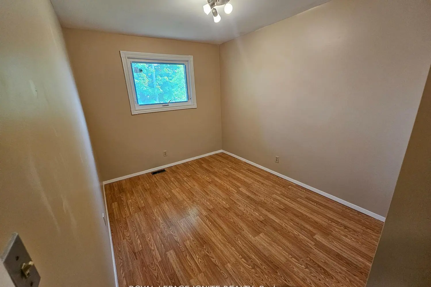 253 Woodland Drive photo 2
