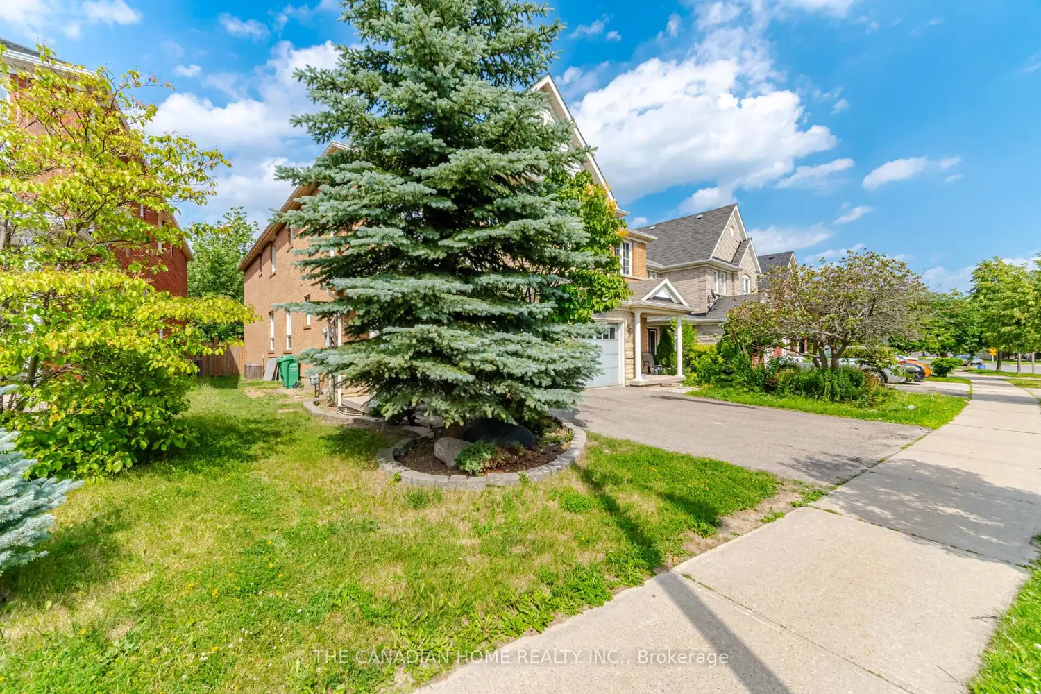 5057 Churchill Meadows Boulevard photo 2