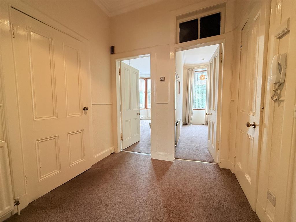2 bed flat for saleCrosslet Road, Dumbarton G82 photo 2