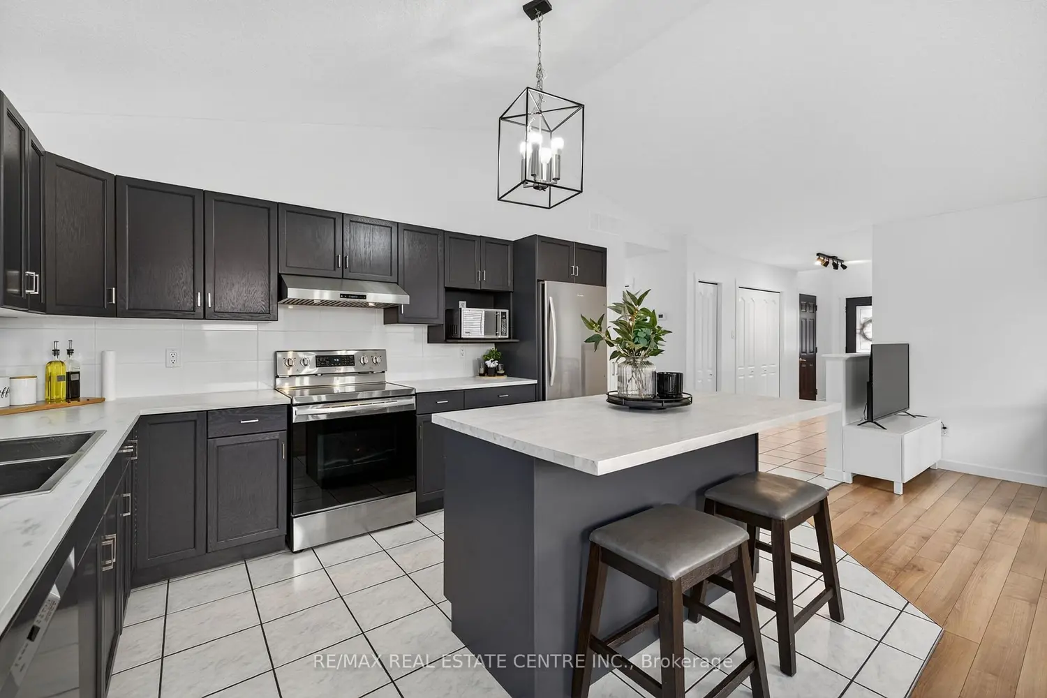 103 Hunter Road photo 5