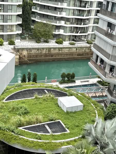 2 Harbourfront Avenue photo 3