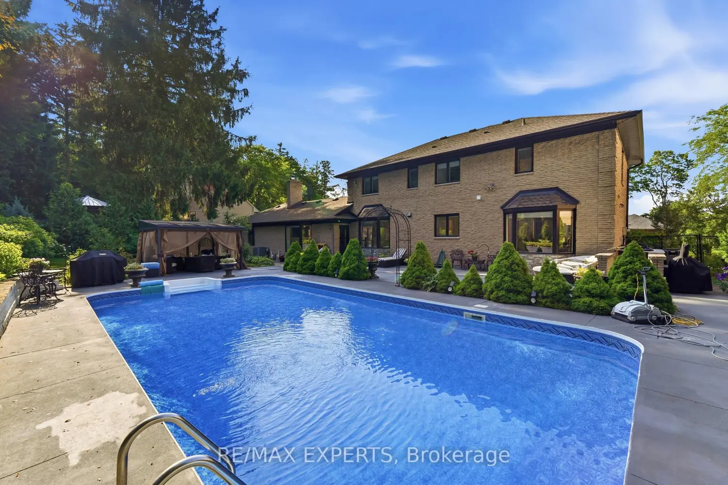 28 Stonegate Drive photo 4