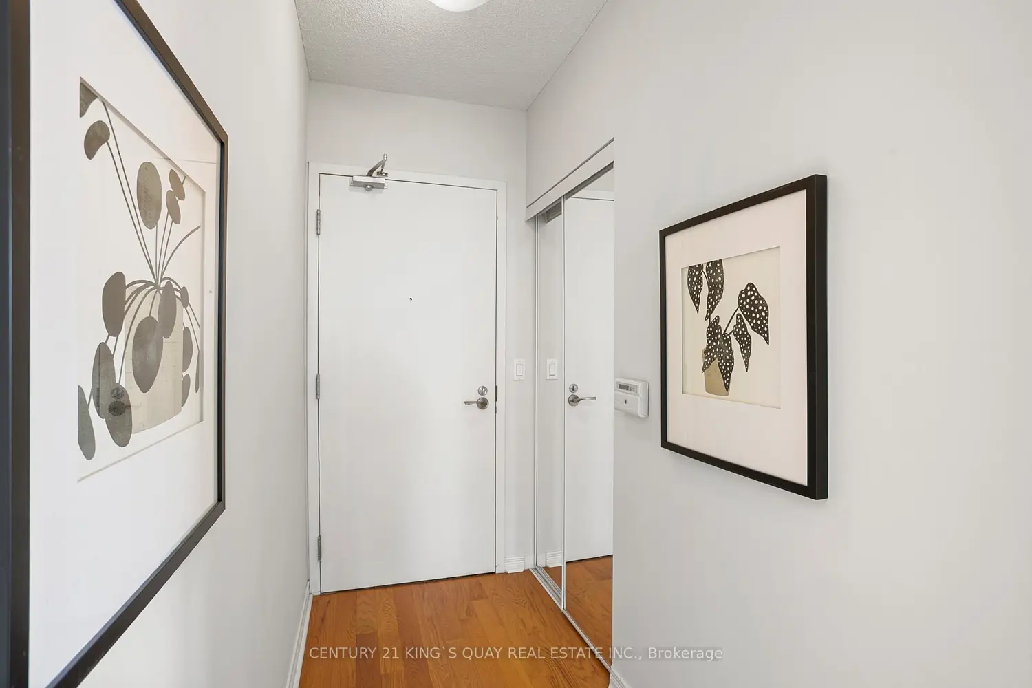 2240 Lake Shore Boulevard 2904 photo 3