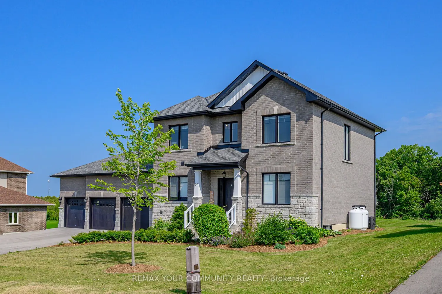 14 Mccrae Crescent photo 2