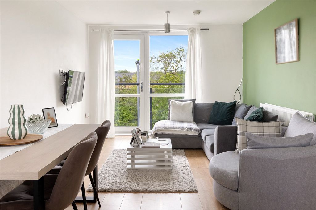 1 bed flat for saleButtercup Crescent, Lyde Green, Bristol, Gloucestershire BS16