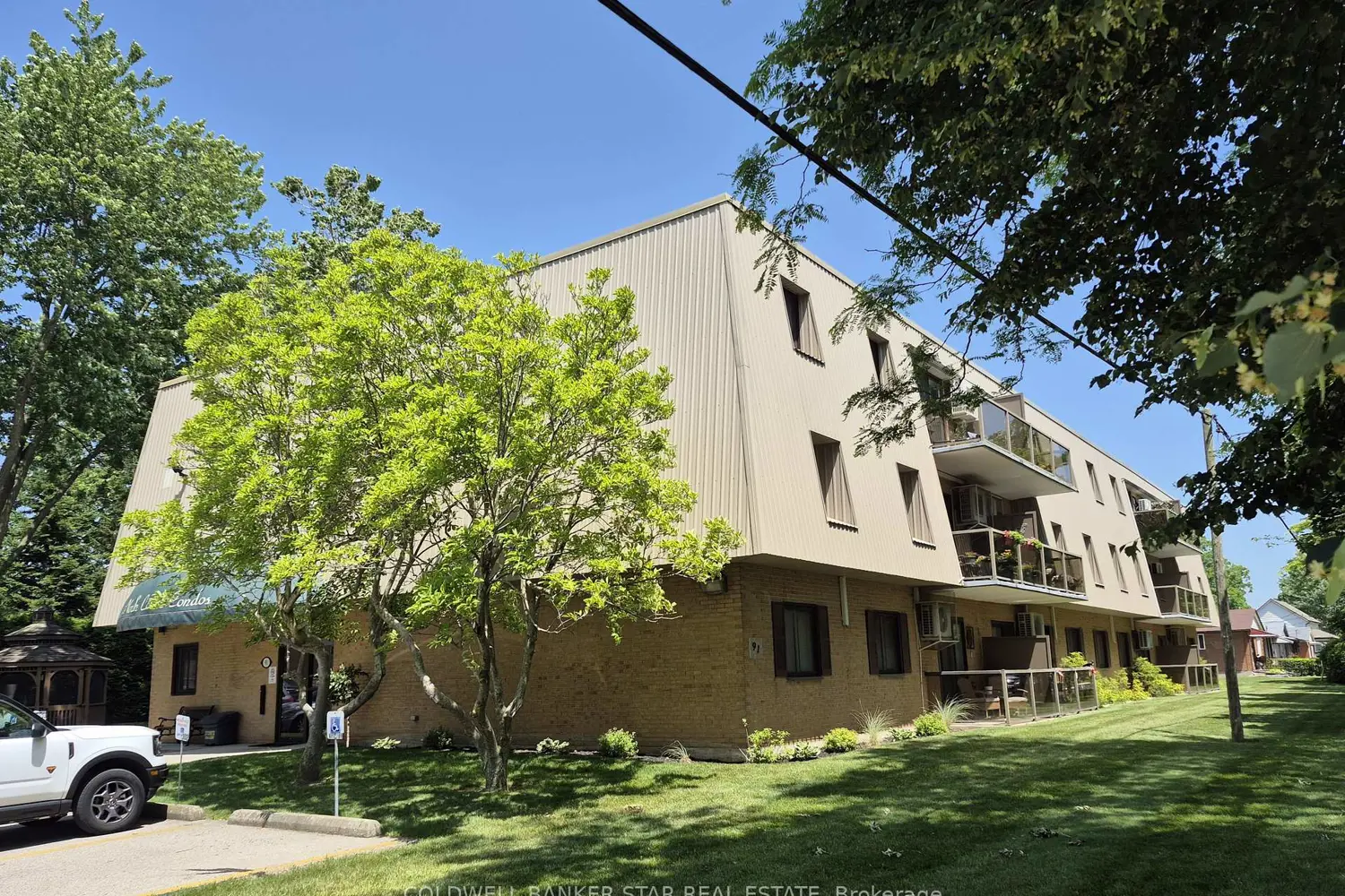 91 Spruce Street 106