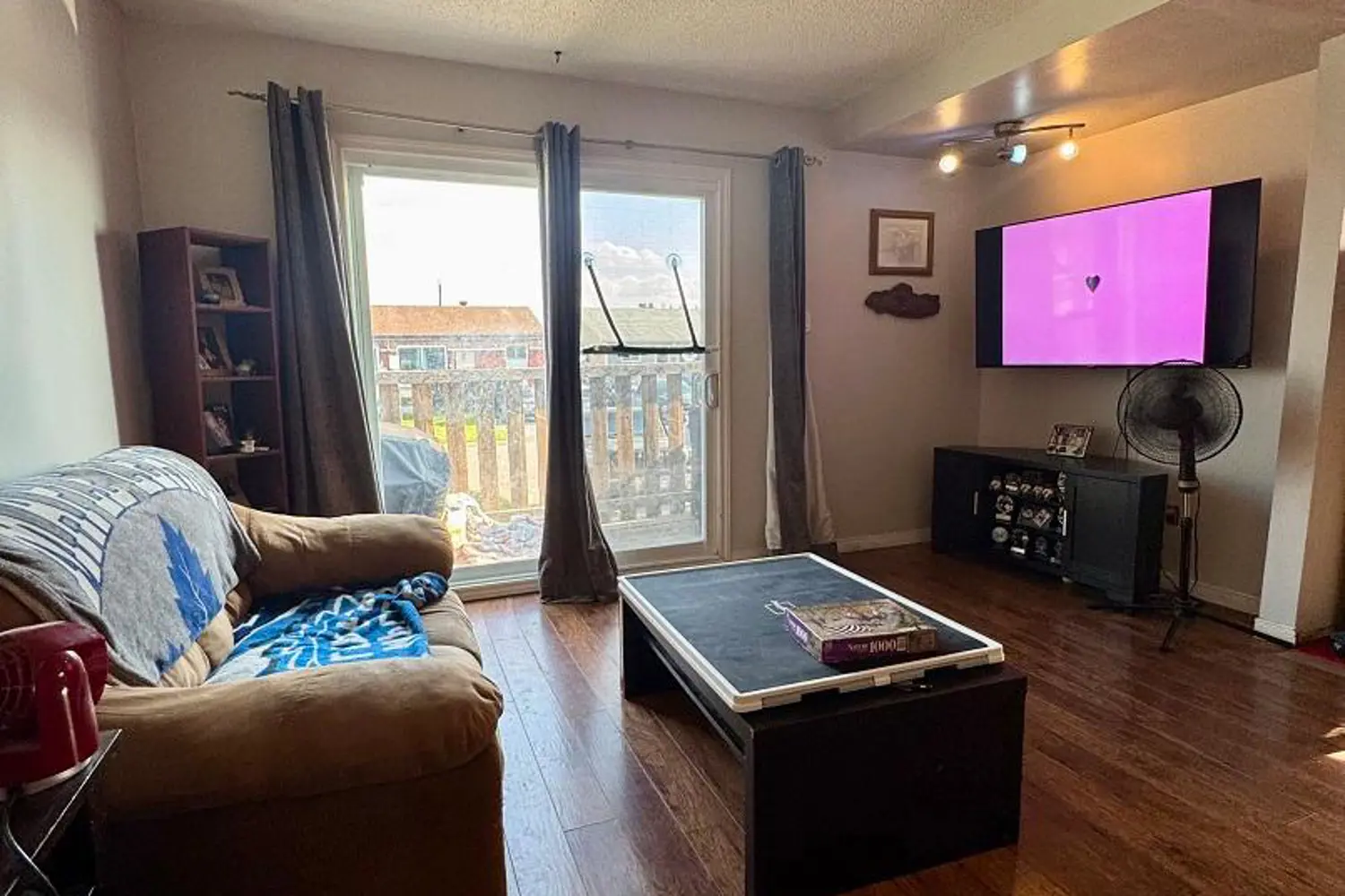 538 Martin Avenue photo 3