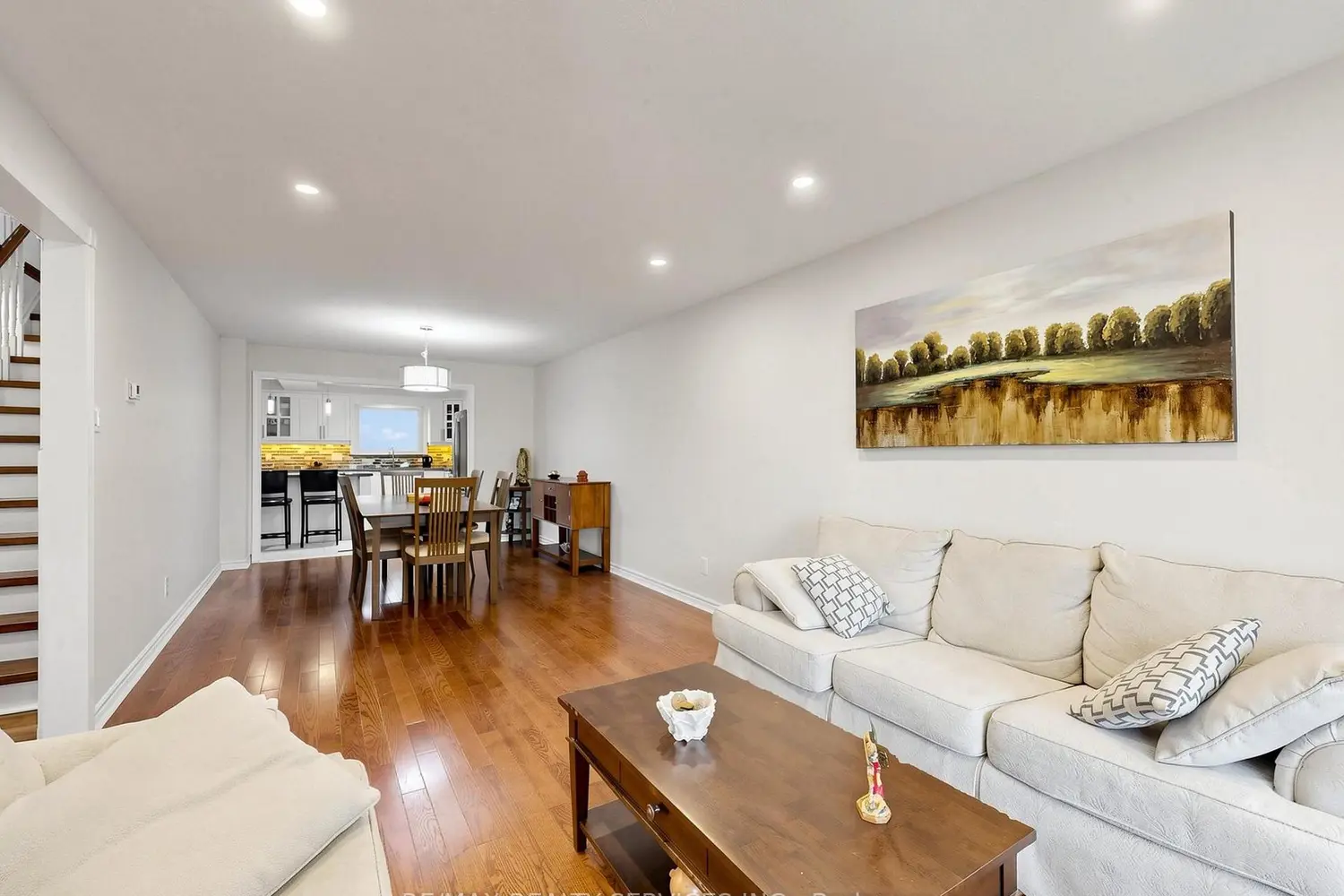 30 Mcgillivary Crescent photo 3