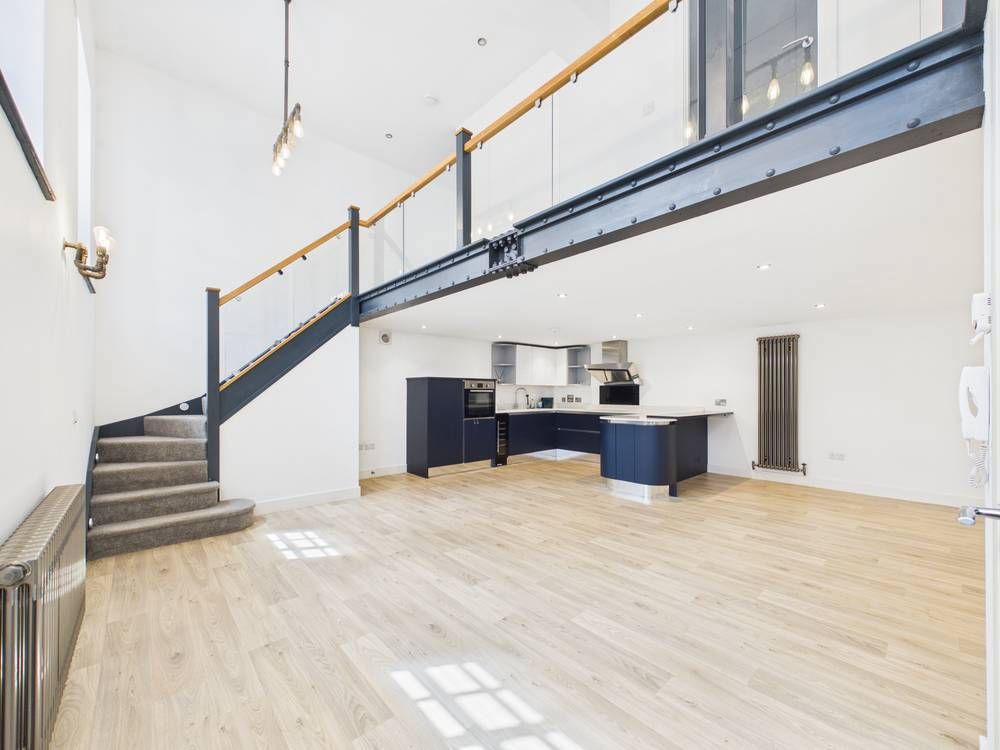 2 bed flat for saleMustoe Road, Frenchay, Bristol BS16