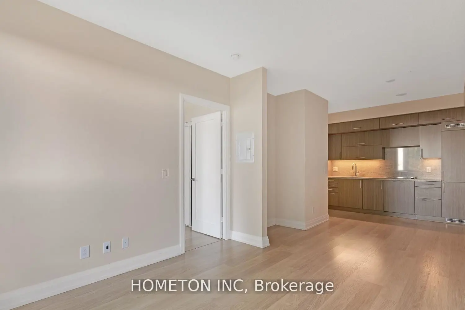 2 Anndale Drive 1501 photo 5