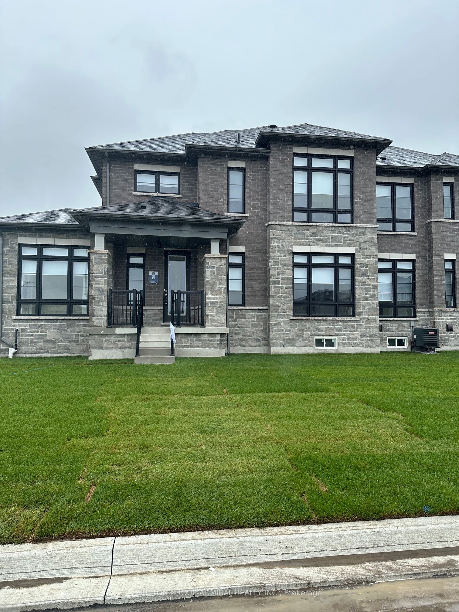 2 Bovey Street, Whitby, ON, L1P 0M7