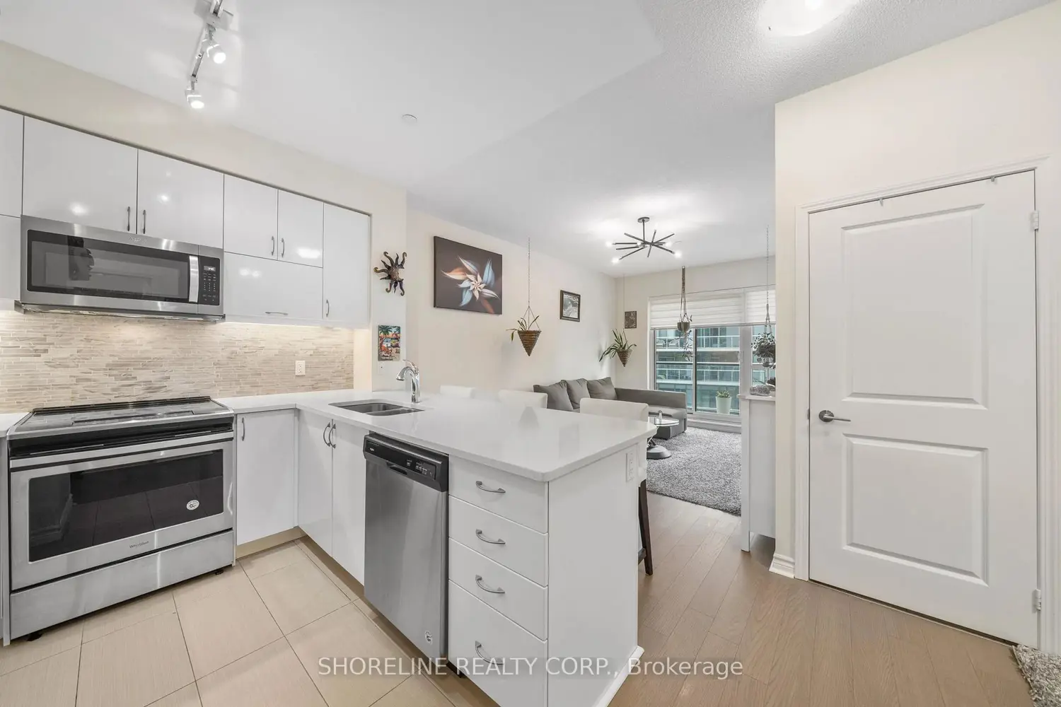 39 Annie Craig Drive 1502 photo 3