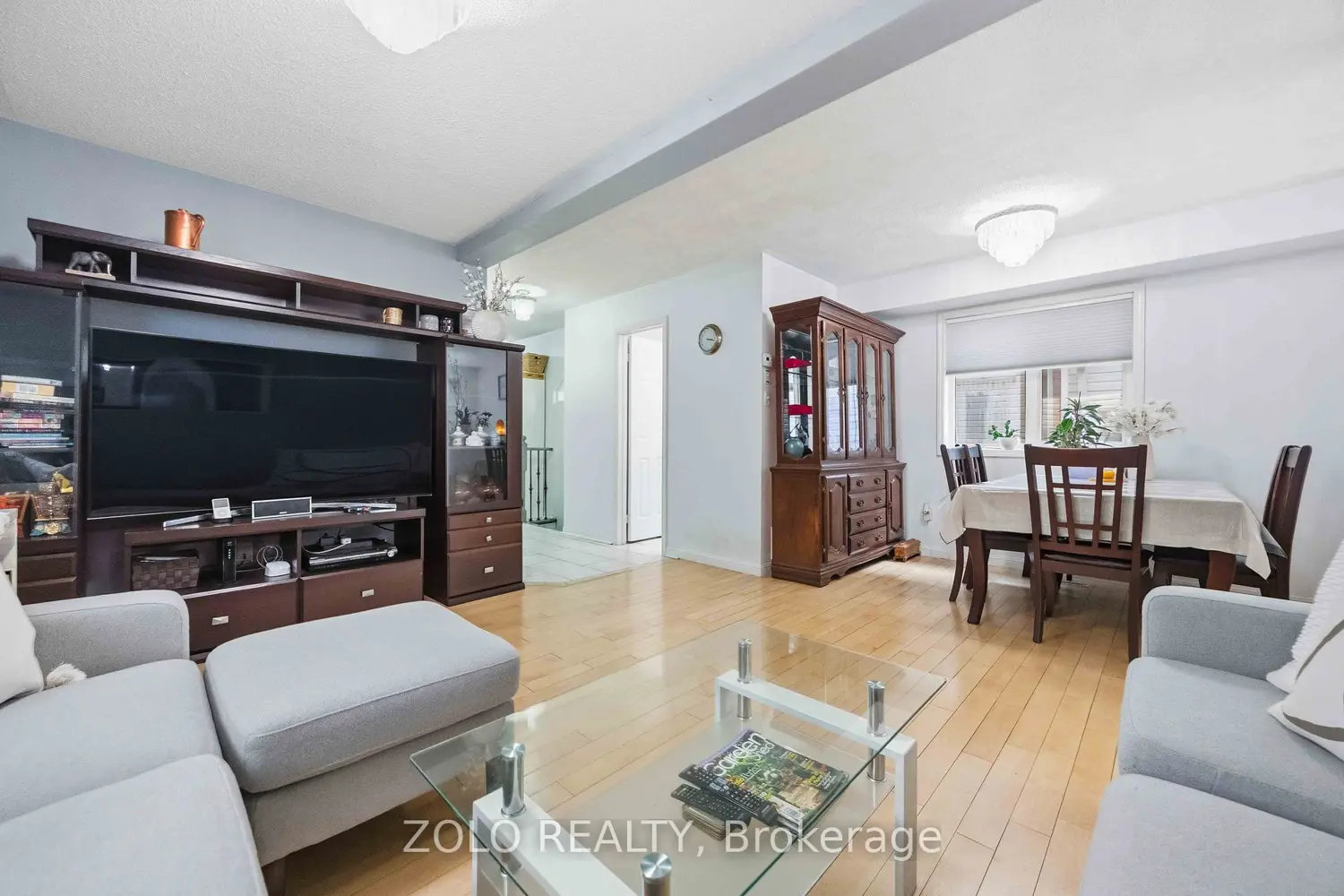 82 Piperbrook Crescent photo 5